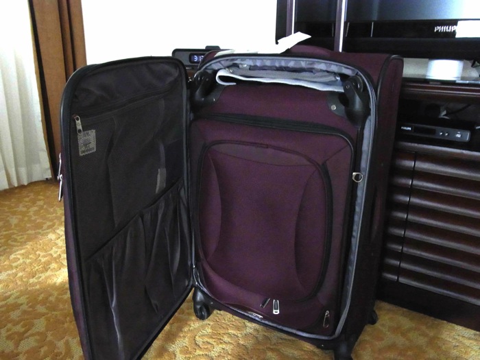 海外旅行のスーツケース